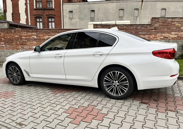 BMW Seria 5 cena 140000 przebieg: 77000, rok produkcji 2018 z Ryn małe 56